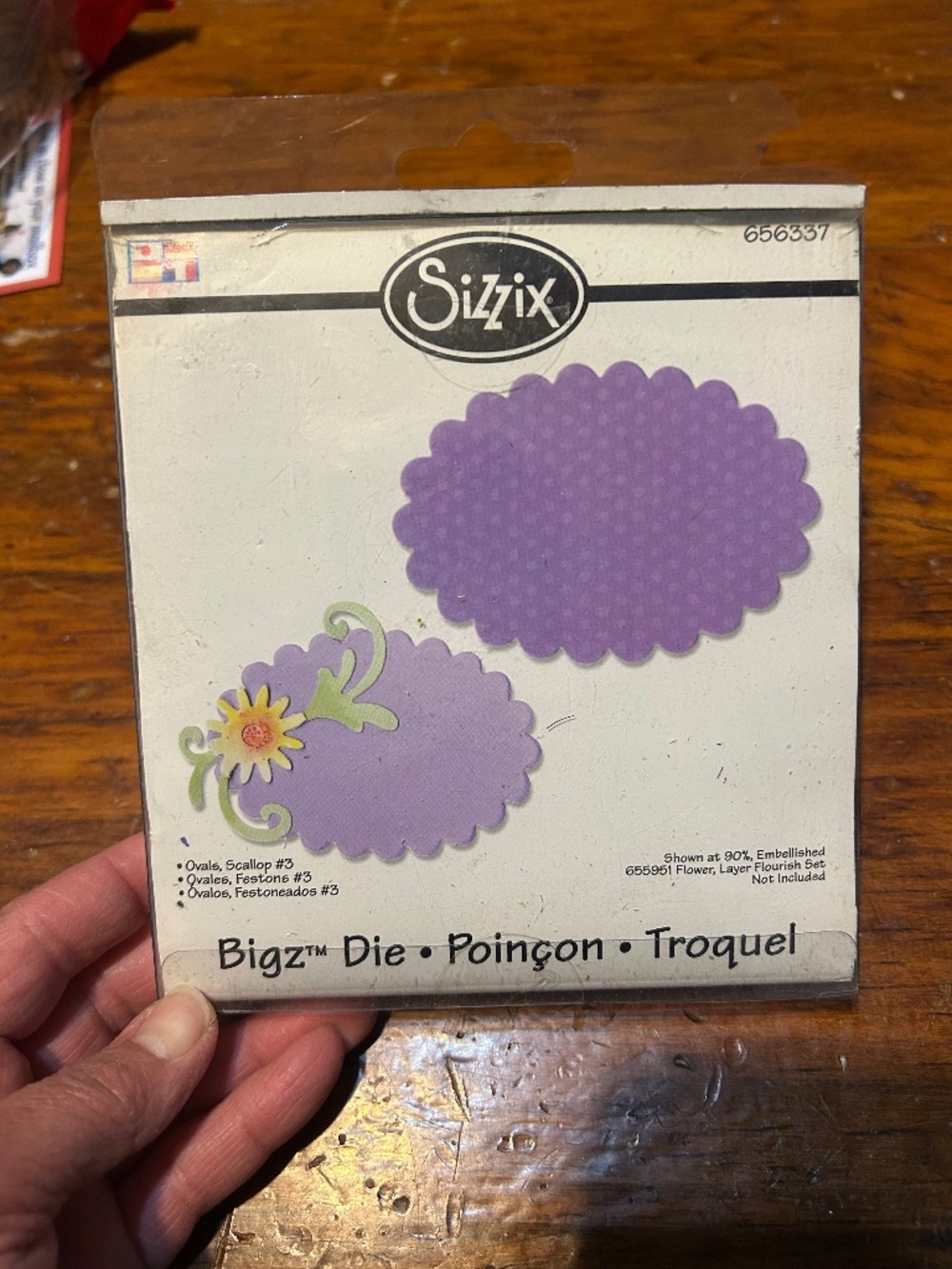 Sizzix Scalloped Oval Dies (a set of 2)